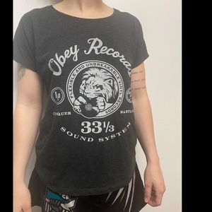 Obey shirt size S